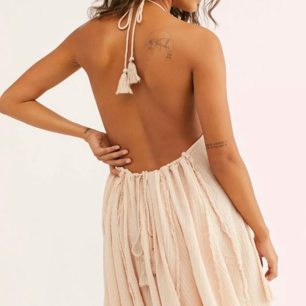 NWOT Free People Catching Rays Halter Dress. M. Beachy Boho Summer Vacation - Picture 5 of 6